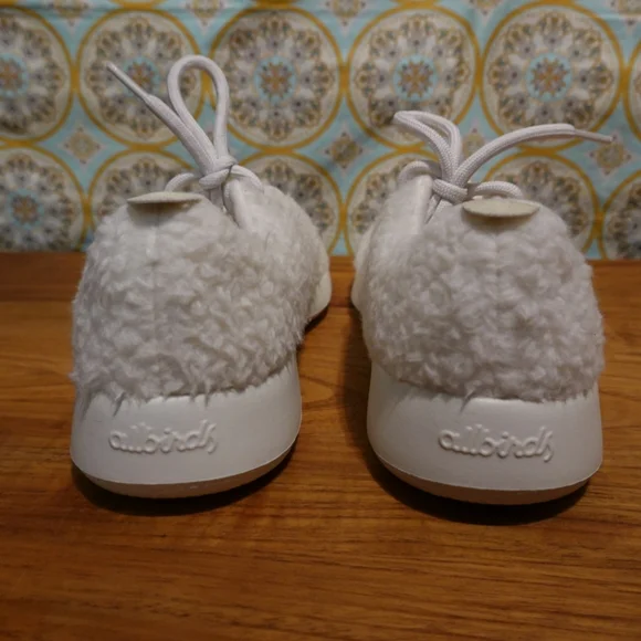 ALLBIRDS White Teddy Bear Wool Sneakers, size 8 - Picture 4 of 8